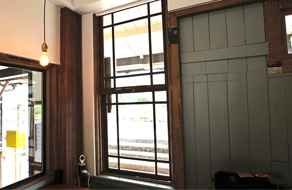 採銅所駅舎第二待合室03