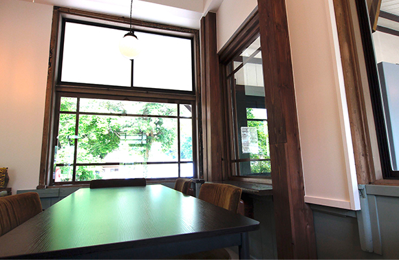 採銅所駅舎第二待合室04