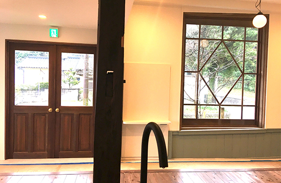 採銅所駅舎第二待合室09